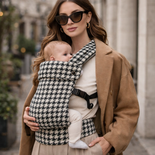 Mompanion –  Ivory Houndstooth Carrier