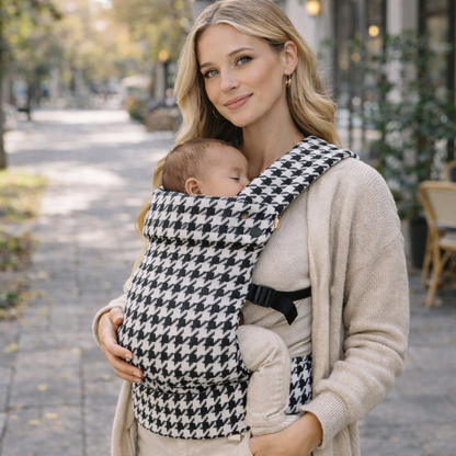 Mompanion –  Ivory Houndstooth Carrier