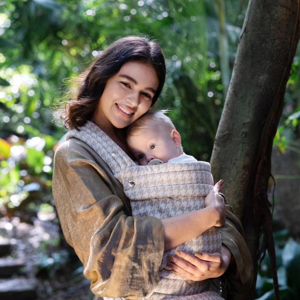 Mompanion Baby Carrier – Ergonomic, Eco-Friendly & Grows with Your Baby (0–24 Months)